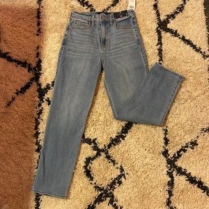hollister light washed jeans